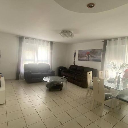 דופלקס משפחתי בשכונת מנחם בגין Apartamento Ramla Exterior foto